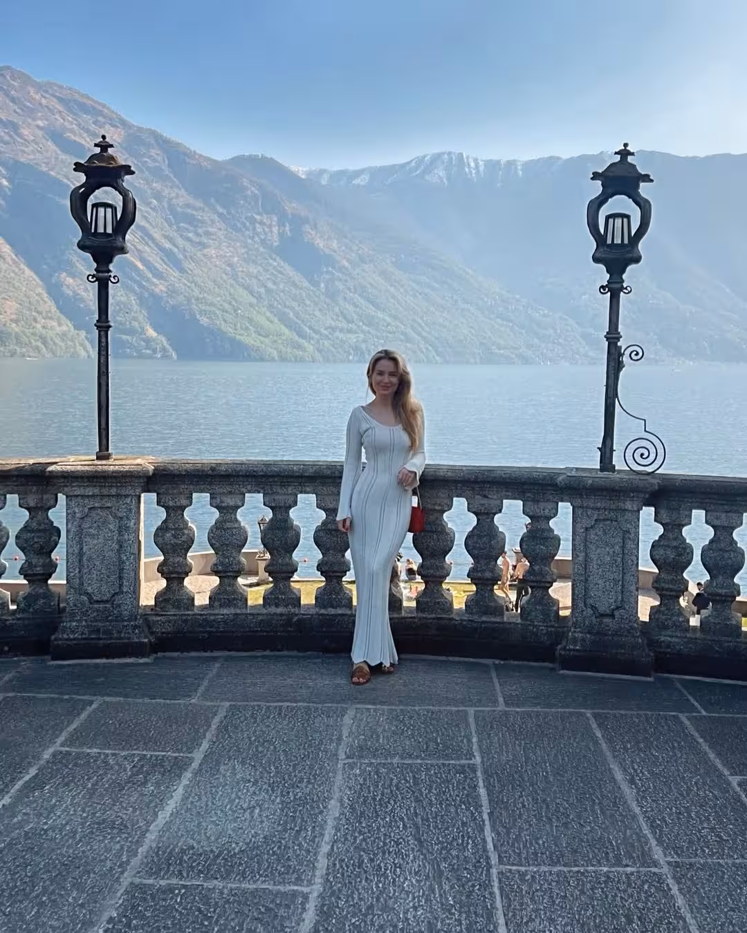 Saber M&aacute;s Sobre Ella