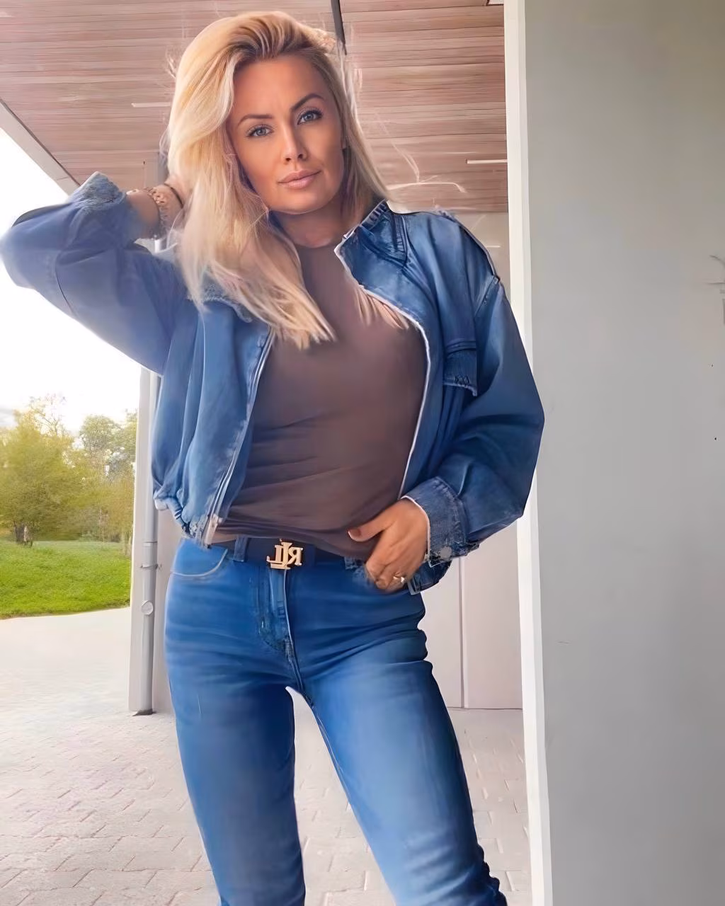 Abrir Perfil de la Mujer