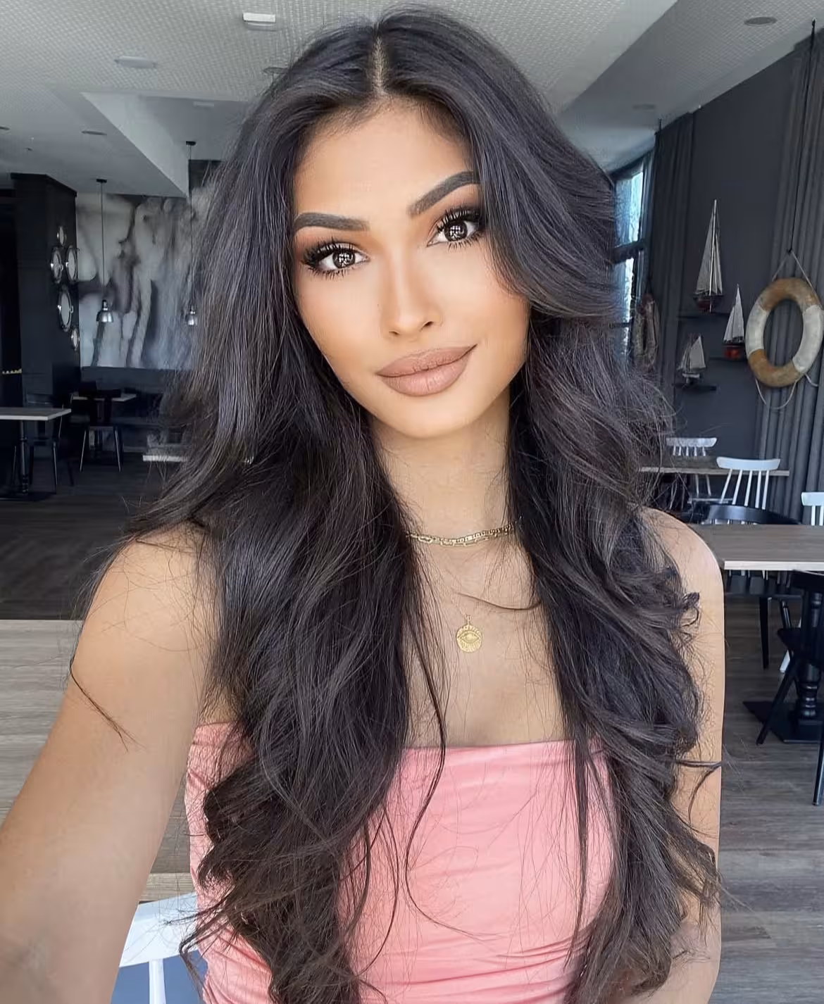 Saber M&aacute;s Sobre Ella